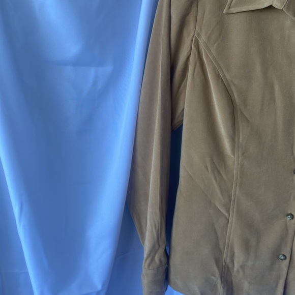 Harold’s tan jacket - Picture 2 of 5
